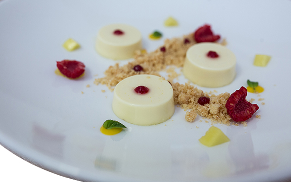 White chocolate bavarois on shortcrust pastry with lemon custard, raspberry compote and jelly 1